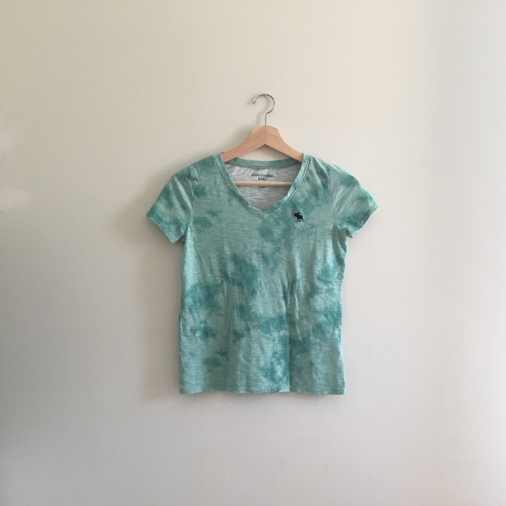 NWOT Abercrombie V-Neck Tee